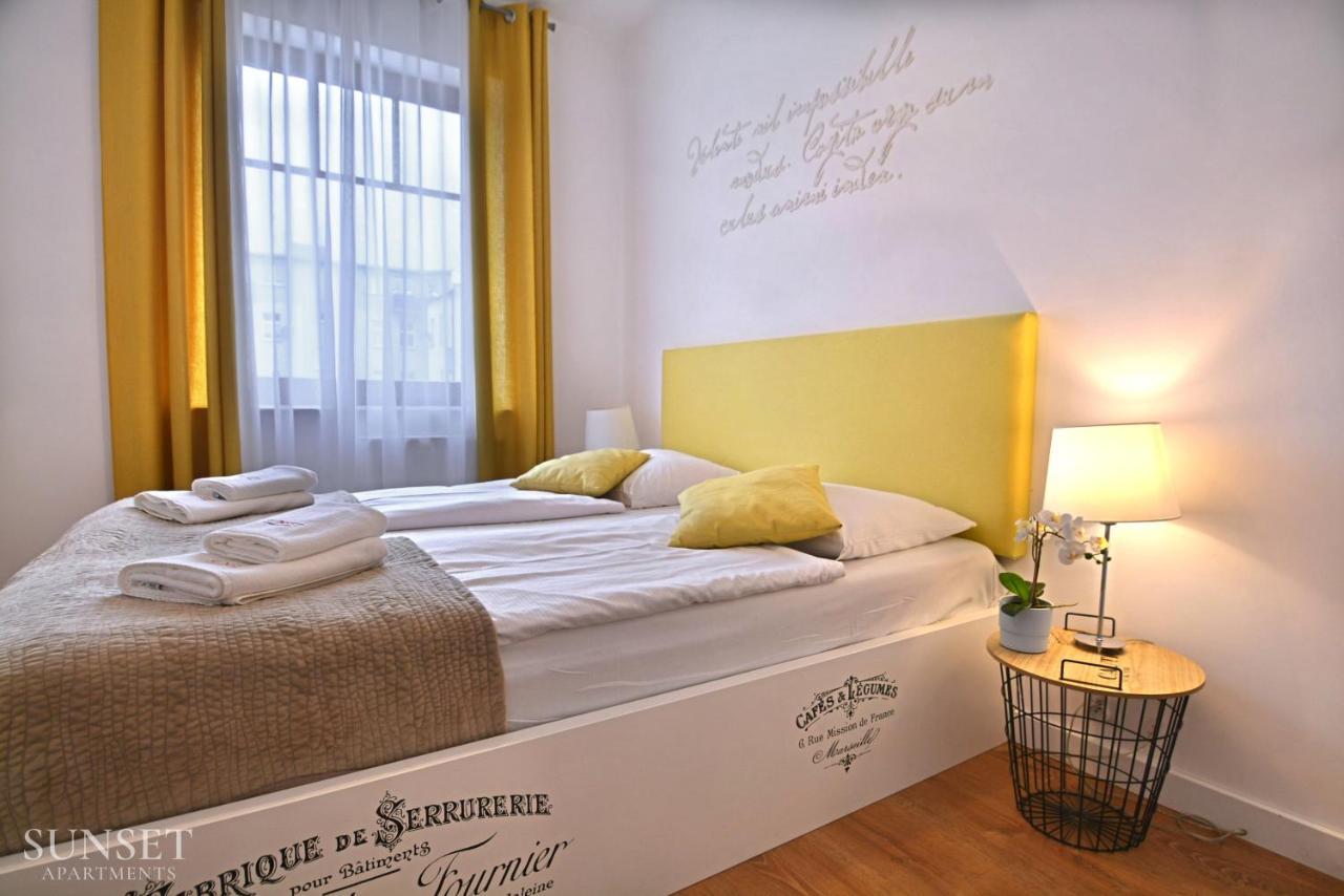 Sunset Apartments - Holdu Pruskiego - Garaz ชวีโนวิชแจ ภายนอก รูปภาพ
