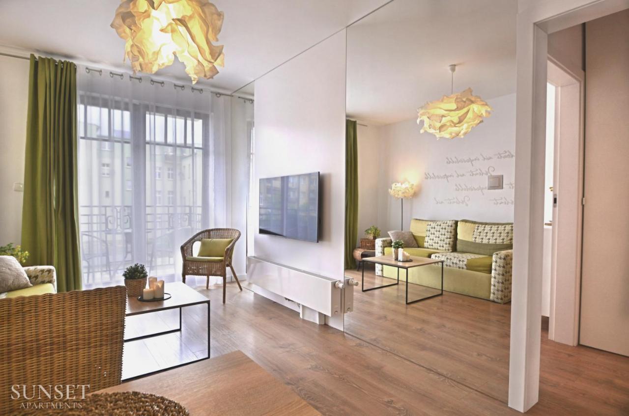 Sunset Apartments - Holdu Pruskiego - Garaz ชวีโนวิชแจ ภายนอก รูปภาพ